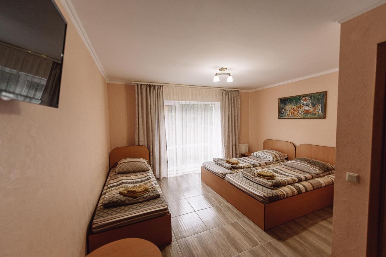 Toga Hotel Yablunytsya Exterior photo