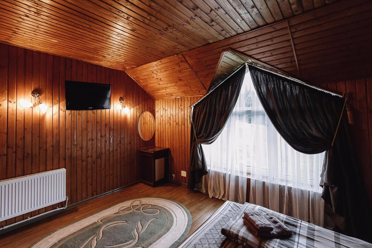 Toga Hotel Yablunytsya Exterior photo