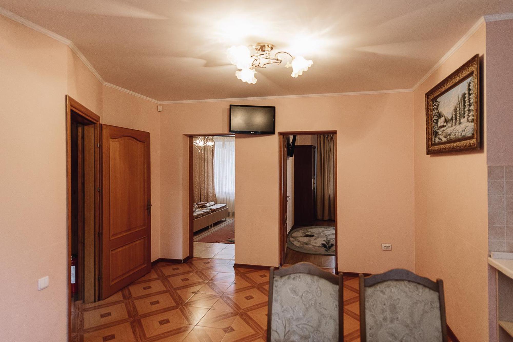 Toga Hotel Yablunytsya Exterior photo