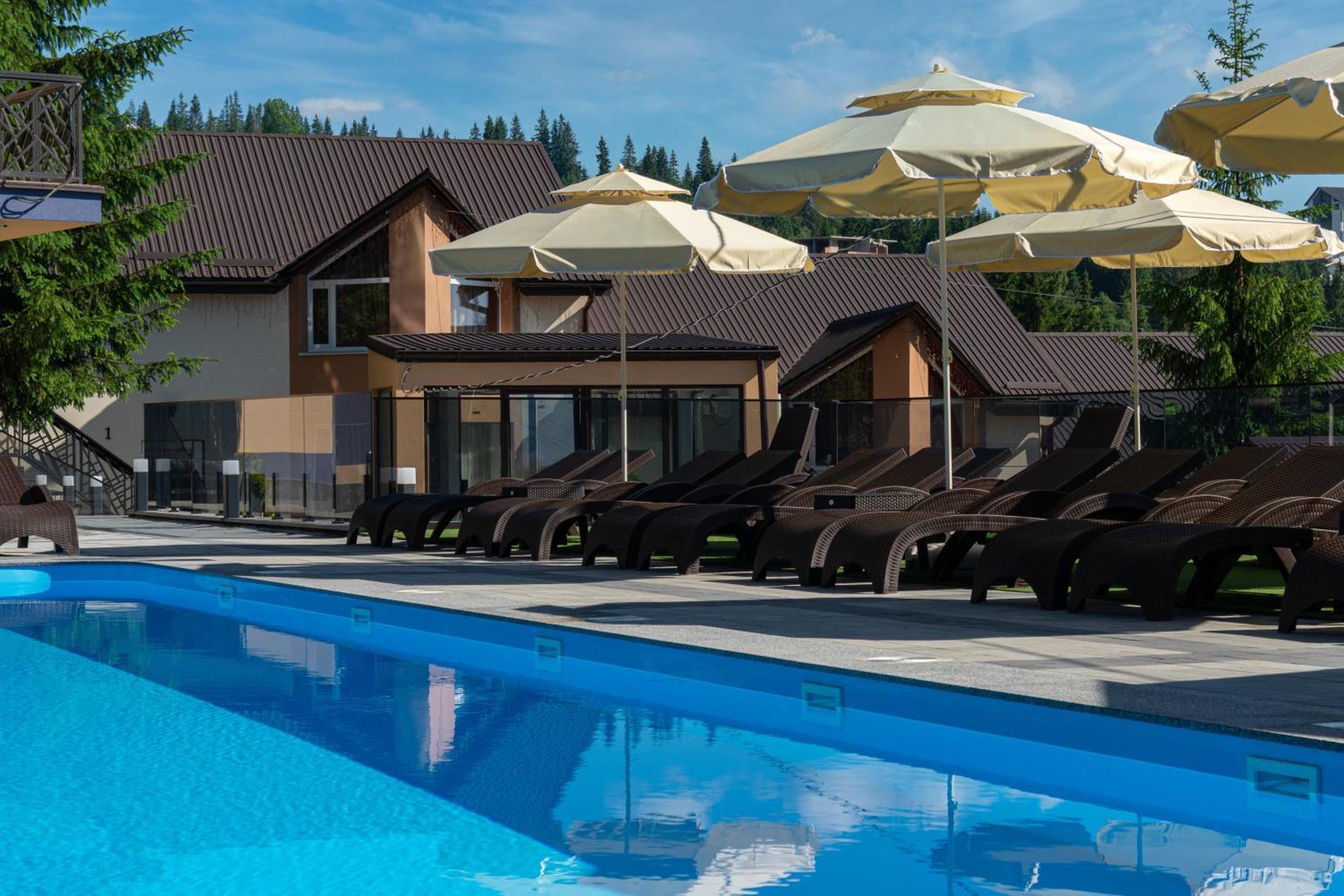 Toga Hotel Yablunytsya Exterior photo